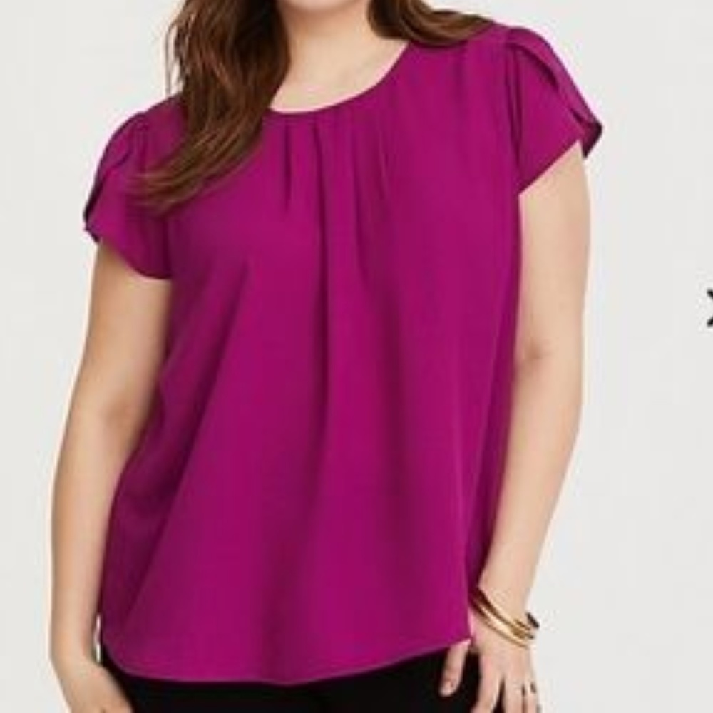 NWT Torrid Magenta Bow Back Crepe Blouse, size 3